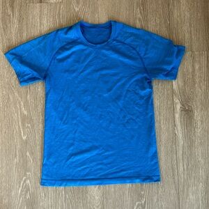 Lululemon tee